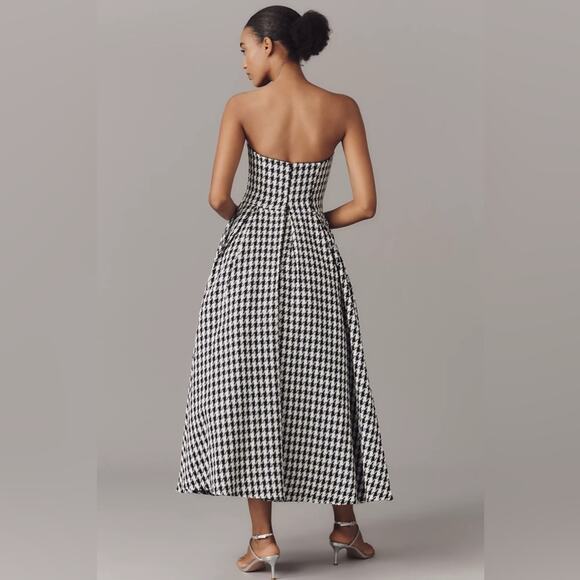 Mac Duggal Strapless 3D Flower Bouclé A-Line Midi Dress - Picture 2 of 8